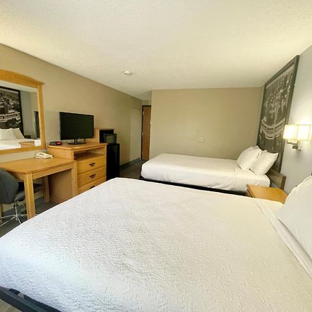 Super 8 By Wyndham St. Clair Mo Hotel Saint Clair Екстериор снимка